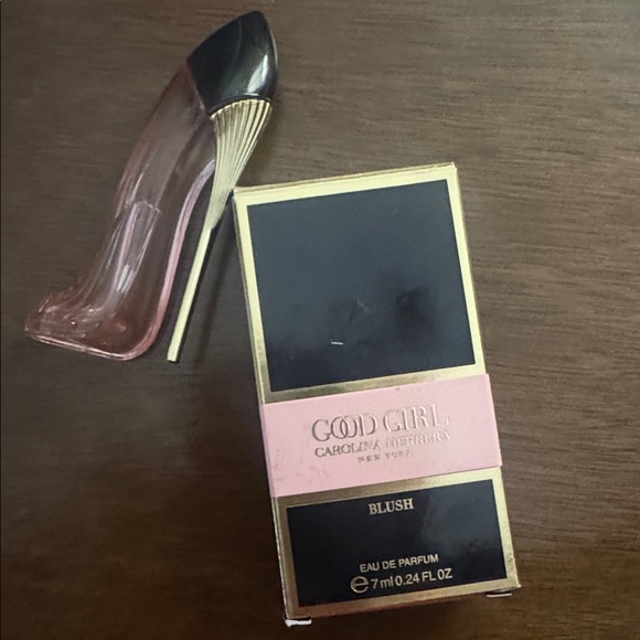 New Carolina Herrera Good Girl Blush edp Sample Splash 7ml/ 0.24 oz - Picture 2 of 2